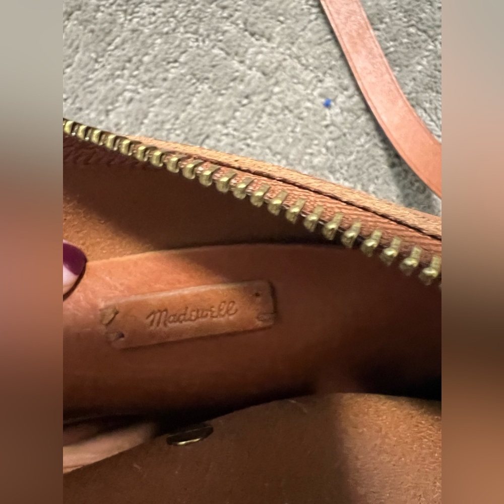 Madewell The Transport Shoulder Crossbody Bag in English Saddle - Picture 3 of 4